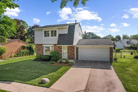 9231 Abbey Ln, Superior, MI 48198