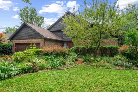 2361 Delaware Dr, Ann Arbor, MI 48103