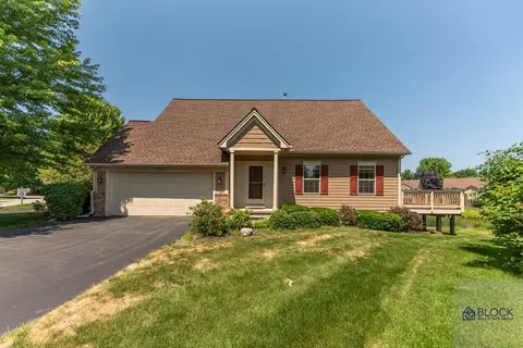 4164 Boulder Pond Dr, Pittsfield, MI 48108