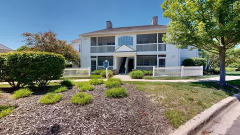 2854 S Knightsbridge Cir, Ann Arbor, MI 48105