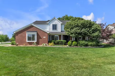 2690 Chateau Ct, Ann Arbor, MI 48103