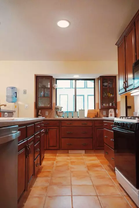 Kitchen - 3787 Northmeadow Rd, Blackman, MI 49201 photo 2 of 2
