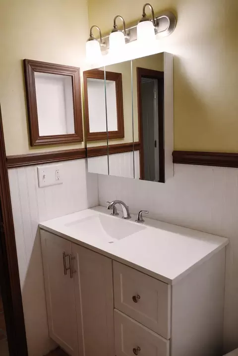 Bath - 3787 Northmeadow Rd, Blackman, MI 49201 photo 2 of 4