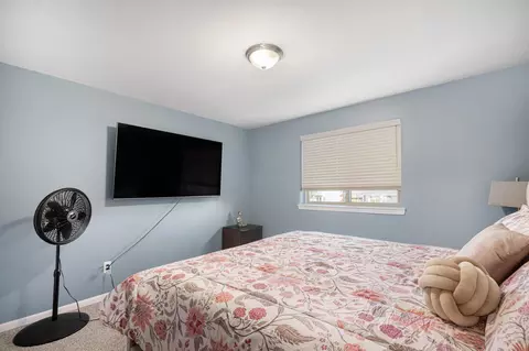 Bedroom - 47376 Hidden Meadows Dr, Macomb, MI 48044 photo 7 of 8