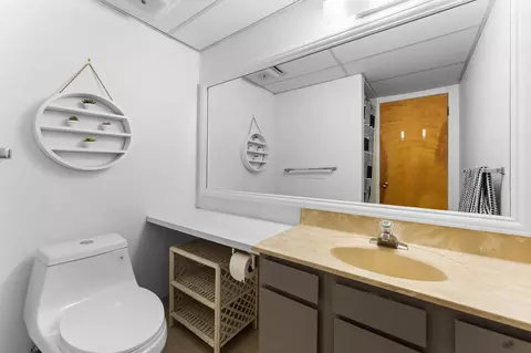 Bath - 3595 E Huron River Dr, Ann Arbor, MI 48104 photo 7 of 7
