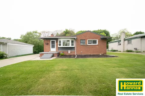 655 Knight St, Milford, MI 48381