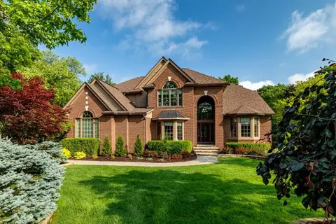 2141 Autumn Hill Dr, Scio, MI 48103