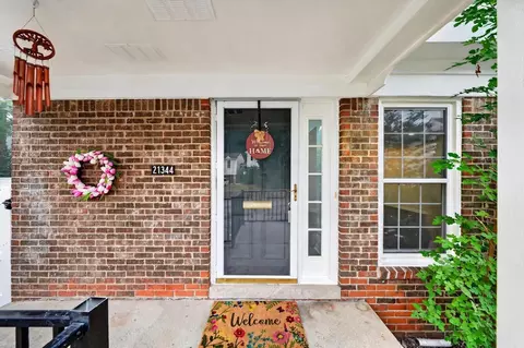 21344 E Glen Haven Cir, Northville, MI 48167