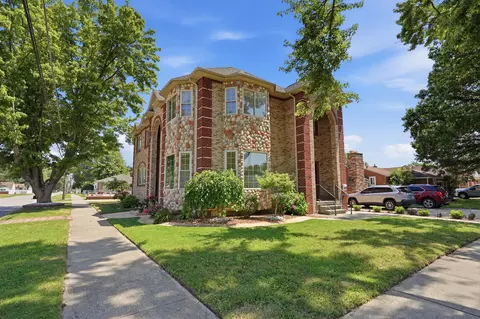 8336 Nightingale St, Dearborn Heights, MI 48127