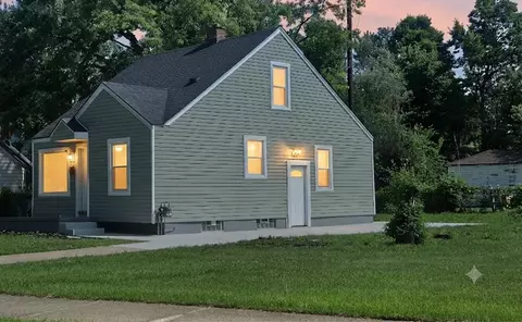 20821 N Pierson Ct, Detroit, MI 48228