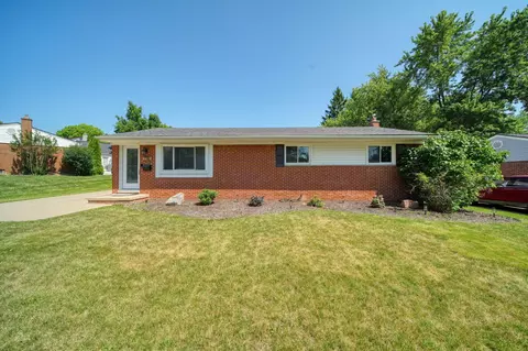 732 Bassett Dr, Saline, MI 48176