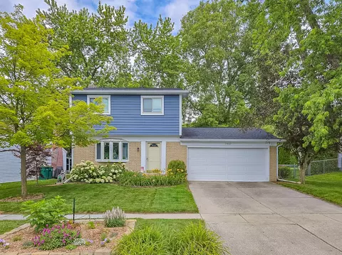 7957 Meadowview Ct, Ypsilanti, MI 48197
