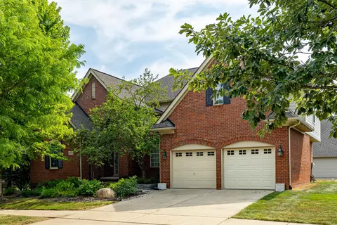 29170 Hemingway Dr, Novi, MI 48377