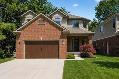 28000 Worthington St, Saint Clair Shores, MI 48081