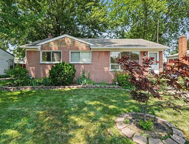32740 Grandview Ave, Westland, MI 48186