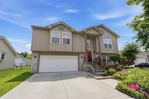 38559 Nellie Ln, Westland, MI 48186