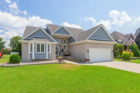 32321 Liparoto Dr, Rockwood, MI 48173