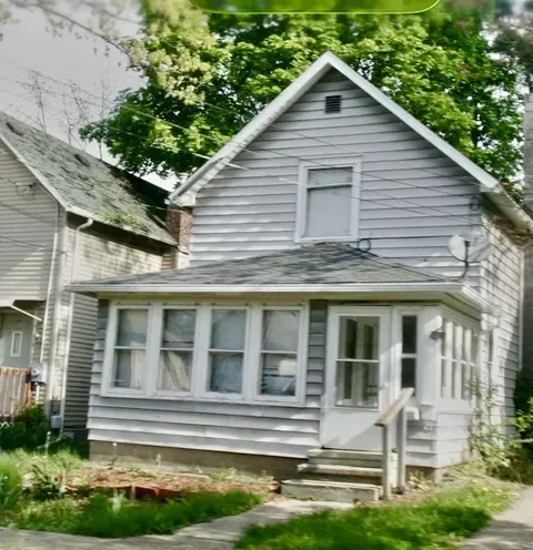 1021 Hickory St, Lansing, MI 48912