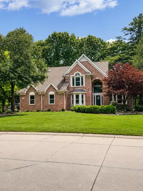 244 Indian Trl, Orion, MI 48362