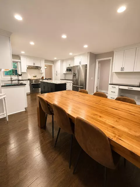 Kitchen - 244 Indian Trl, Orion, MI 48362 photo 4 of 4