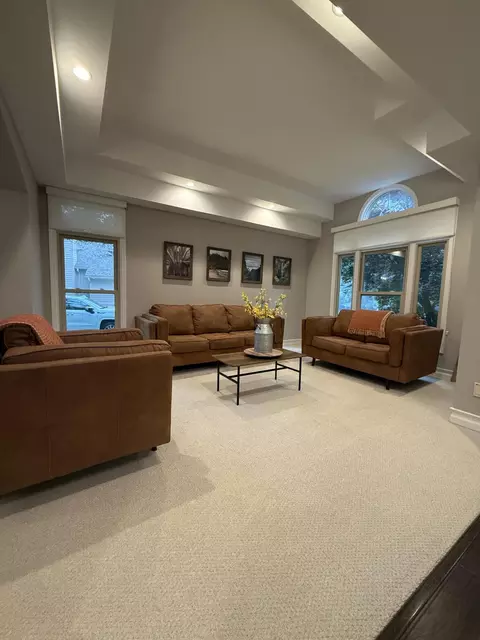 Living - 244 Indian Trl, Orion, MI 48362 photo 2 of 5