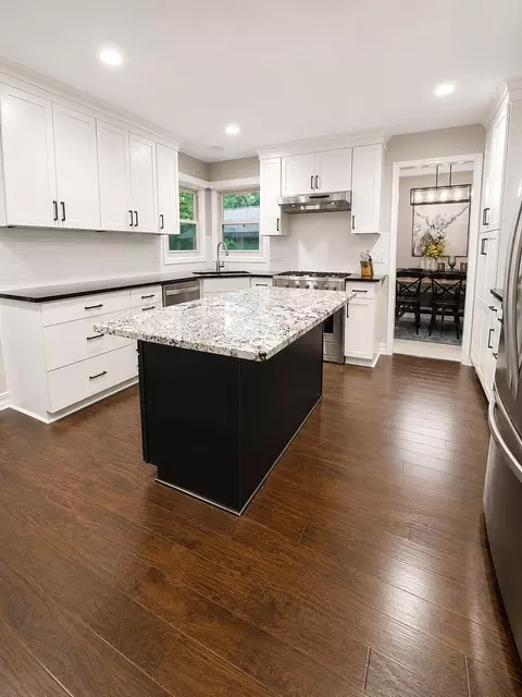 Kitchen - 244 Indian Trl, Orion, MI 48362 photo 2 of 4