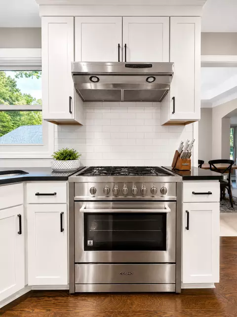 Kitchen - 244 Indian Trl, Orion, MI 48362 photo 1 of 4