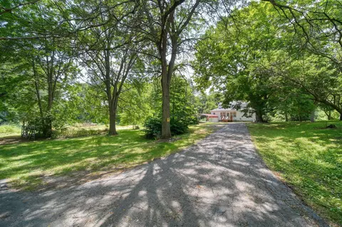 1533 E Munger Rd, Tecumseh, MI 49286 photo 2