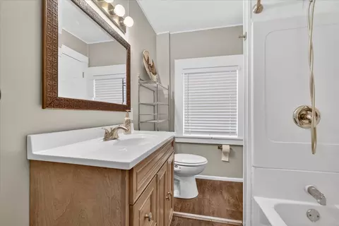 Bath - 406 Garfield St, Jackson, MI 49203 photo 1 of 2