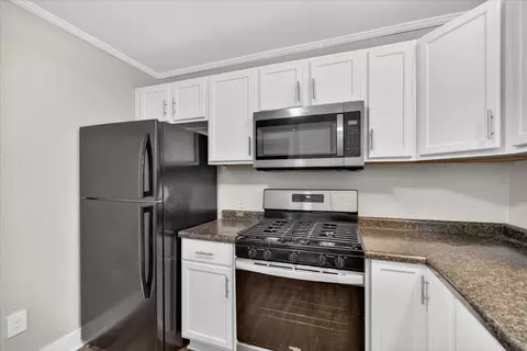 Kitchen - 406 Garfield St, Jackson, MI 49203 photo 2 of 3