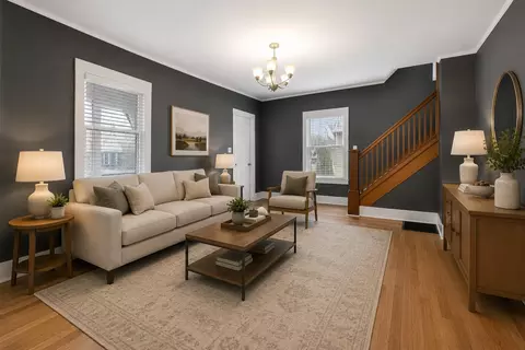 Living - 406 Garfield St, Jackson, MI 49203 photo 4 of 4