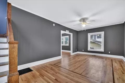 Living - 406 Garfield St, Jackson, MI 49203 photo 1 of 4