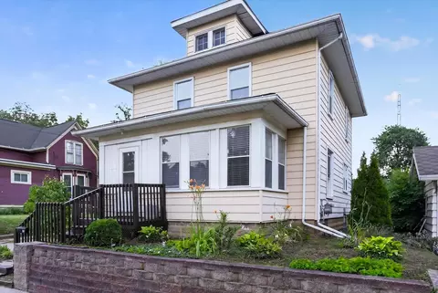 Exterior - 406 Garfield St, Jackson, MI 49203 photo 2 of 4