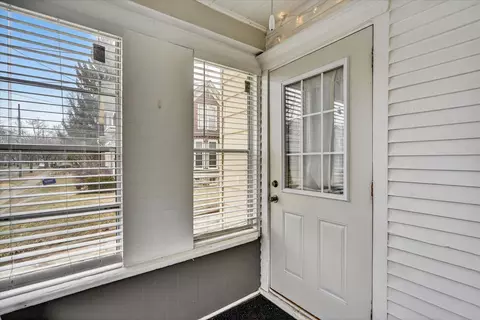Exterior - 406 Garfield St, Jackson, MI 49203 photo 3 of 4