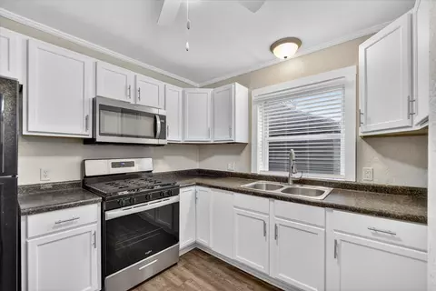 Kitchen - 406 Garfield St, Jackson, MI 49203 photo 1 of 3