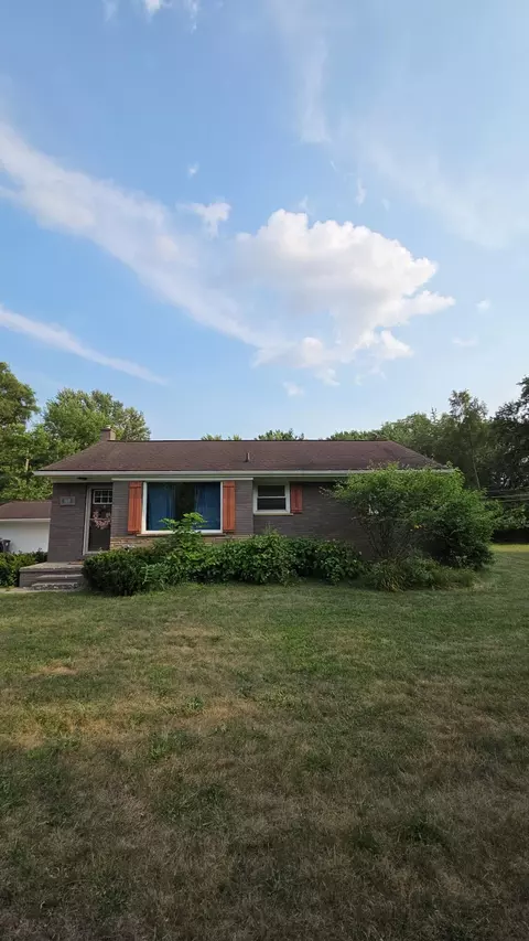34745 Pinetree St, Livonia, MI 48150