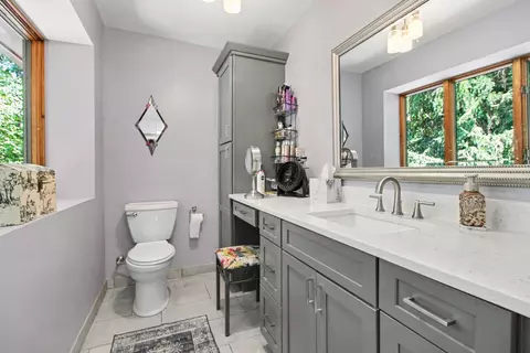 Bath - 3654 E Pineview Dr, Scio, MI 48130 photo 3 of 5