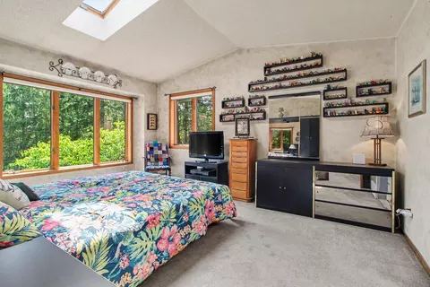 Bedroom - 3654 E Pineview Dr, Scio, MI 48130 photo 2 of 6