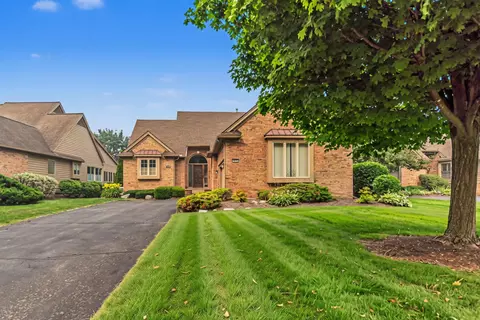 4682 Sawgrass Dr E, Pittsfield, MI 48108