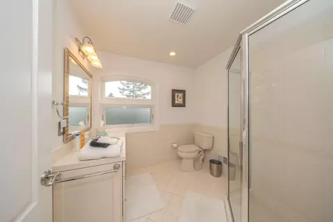 Bath - 3237 Heather Rd, Ann Arbor, MI 48108 photo 5 of 8