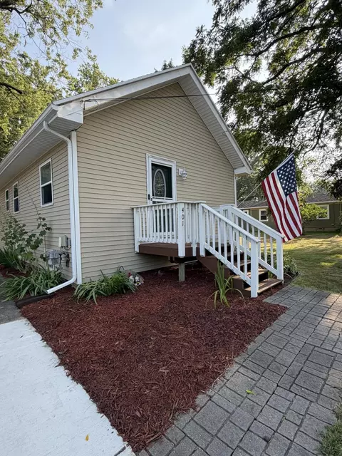 401 W Miller Rd, Lansing, MI 48911