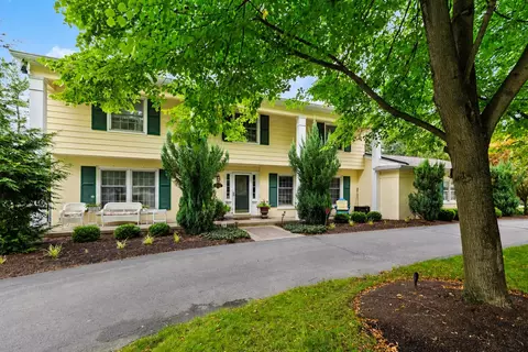 2464 Blueberry Ln, Ann Arbor, MI 48103