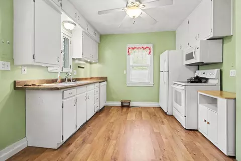 Kitchen - 35229 Atlas St, Romulus, MI 48174 photo 2 of 3