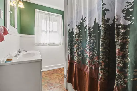Bath - 35229 Atlas St, Romulus, MI 48174 photo 1 of 1