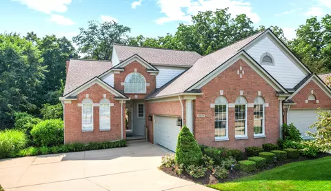 16529 Cottonwood Ct, Northville, MI 48168