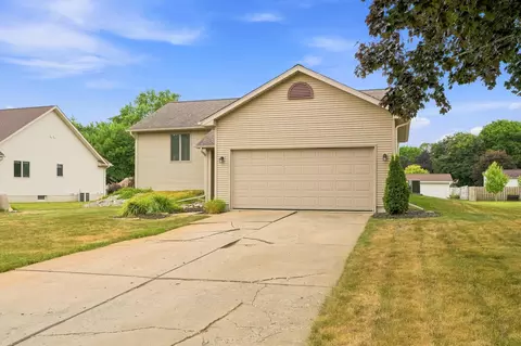 6108 Thorncliff Dr, Swartz Creek, MI 48473