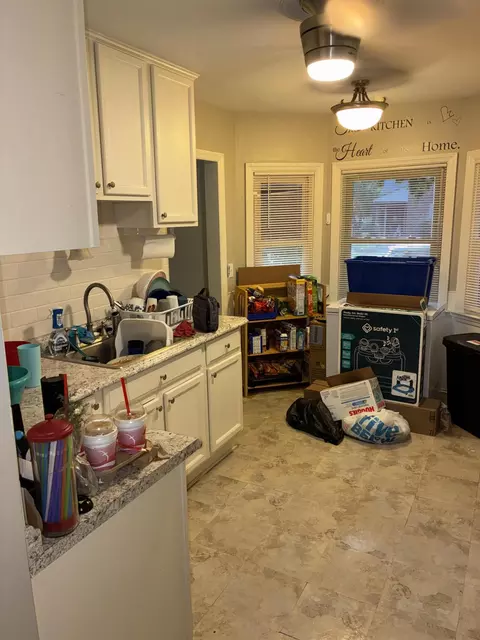 Kitchen - 1846 Stanhope St, Grosse Pointe Woods, MI 48236 photo 3 of 3