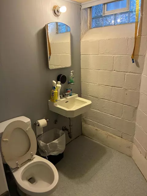 Bath - 1846 Stanhope St, Grosse Pointe Woods, MI 48236 photo 1 of 1