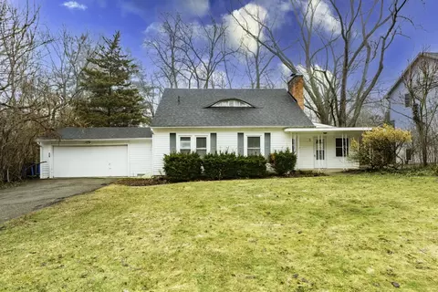 3 Shipman Cir, Ann Arbor, MI 48104