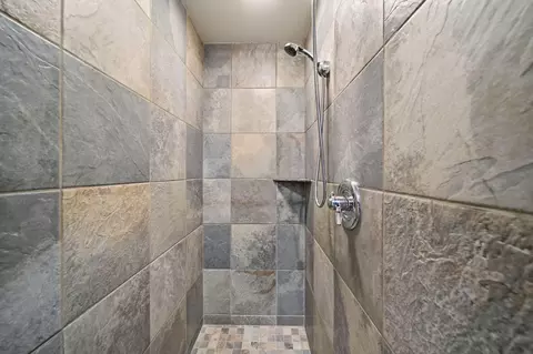 Bath - 6900 Arkona Rd, Saline, MI 48176 photo 2 of 12